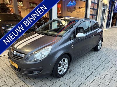 Grijs Occasion 2011 Opel Corsa Edition Hatchback | € 2.299 (Eerlijke prijs)
