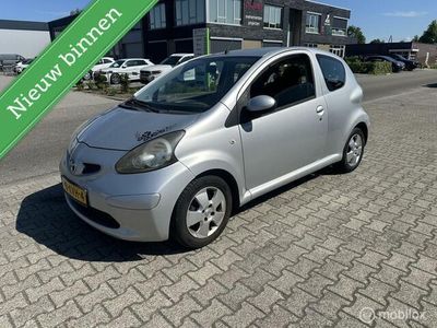 Grijs Occasion 2006 Toyota Aygo Sport Hatchback | € 1.250 (Eerlijke prijs)