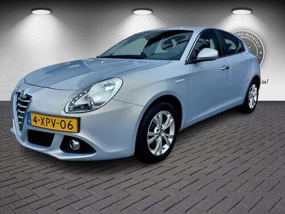 tweedehands Alfa Romeo Giulietta 1.4 T Distinctive Lusso Automaat, 5-drs, Airco, Cr