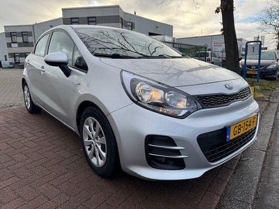 Grijs Gebruikt 2015 Kia Rio Comfort Hatchback | € 6.950 (Eerlijke prijs)