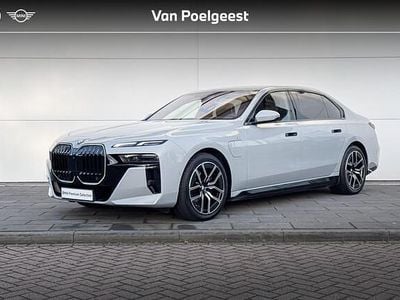 M brooklyn grau Gebruikt 2025 BMW 750e Comfort Edition Sedan | € 114.900 (Eerlijke prijs)