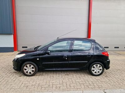 Zwart Occasion 2010 Peugeot 206+ Hatchback | € 1.699 (Eerlijke prijs)