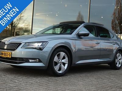 Grijs Occasion 2018 Skoda Superb Business Line Hatchback | € 15.950 (Eerlijke prijs)