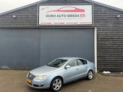 Blauw Occasion 2005 VW Passat Highline Sedan | € 2.250 (Goede deal)