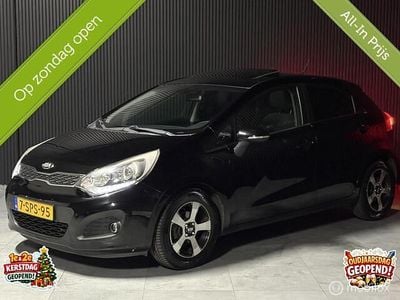 Zwart Gebruikt 2013 Kia Rio Hatchback | € 6.999 (Eerlijke prijs)