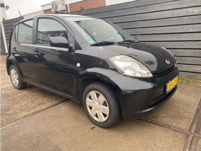 tweedehands Daihatsu Sirion SIRION1.3 4 wielaandrijving NIEUWE APK TOT 16-11-2024,,AIRCO--