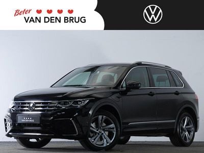 Zwart Gebruikt 2024 VW Tiguan R-line SUV | € 43.695 (Eerlijke prijs)