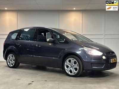 Grijs (metallic) Occasion 2009 Ford S-MAX Titanium MPV | € 4.950 (Duur)