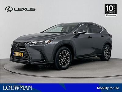 Grijs Occasion 2022 Lexus NX450h+ Luxury Line SUV | € 52.945 (Duur)
