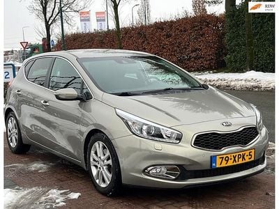 Occasion Kia Ceed Premium 135 PK (99 kW) 2012 Grijs Hatchback