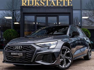 Zwart Gebruikt 2022 Audi A3 Sportback e-tron S-Line Hatchback | € 34.900 (Eerlijke prijs)