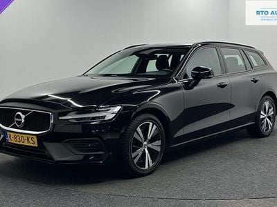 Zwart Occasion 2021 Volvo V60 Momentum Stationwagen | € 23.000 (Super prijs)