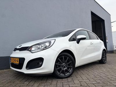 Wit Occasion 2013 Kia Rio Hatchback | € 6.250 (Eerlijke prijs)