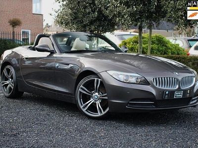 Bruin (metallic) Gebruikt 2010 BMW Z4 Executive Cabriolet | € 15.900 (Eerlijke prijs)