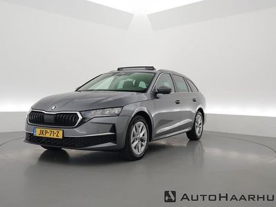 Grijs (metallic) Occasion 2025 Skoda Octavia Business Line Stationwagen | € 36.800 (Eerlijke prijs)