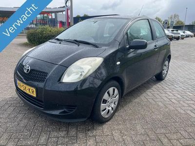 tweedehands Toyota Yaris 1.3 VVTi Sol/AIRCO/BOEKJES/ALL SEASONS/APK FEB '25