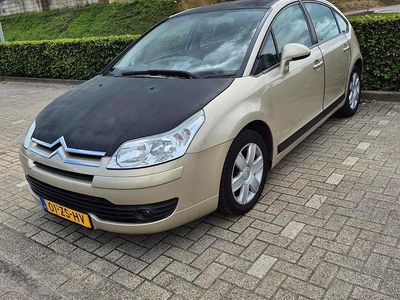 Geel (metallic) Gebruikt 2005 Citroën C4 Business Class Hatchback | € 1.300