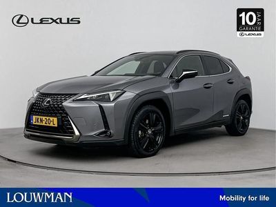 Sonic grey (grijs metallic) Occasion 2021 Lexus UX 300e Luxury Line SUV | € 32.900 (Iets duurder)