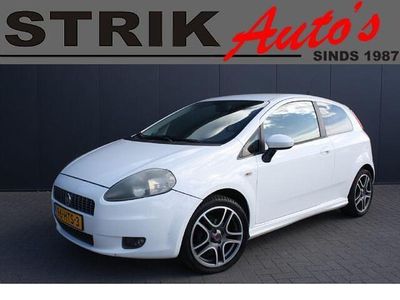 Wit Gebruikt 2009 Fiat Grande Punto Hatchback | € 1.989 (Eerlijke prijs)