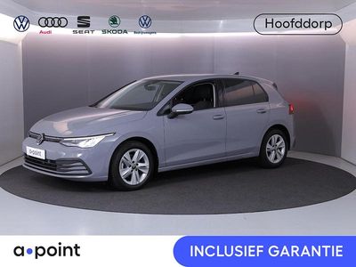 Grijs Occasion 2023 VW Golf VIII Life Hatchback | € 20.949 (Eerlijke prijs)