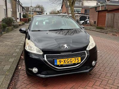 Zwart Gebruikt 2012 Peugeot 208 Active Hatchback | € 4.995 (Iets duurder)