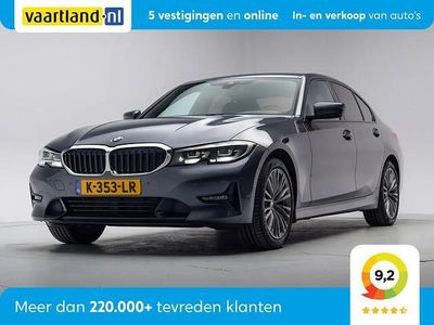 Grijs Occasion 2021 BMW 318 Executive Sedan | € 20.945 (Super prijs)