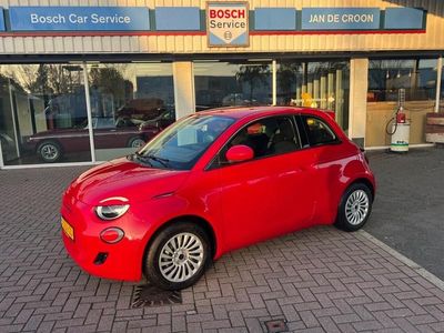 Rood Occasion 2023 Fiat 500e Red Hatchback | € 15.440 (Eerlijke prijs)
