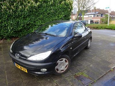 tweedehands Peugeot 206 CC 1.6-16V met jaar APK dak gaat nietopen