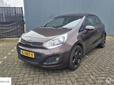 Bruin Gebruikt 2012 Kia Rio Comfort Hatchback | € 4.750 (Eerlijke prijs)