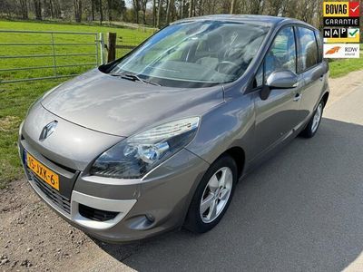 tweedehands Renault Scénic III 1.6 Dynamique met navigatie en trekhaak