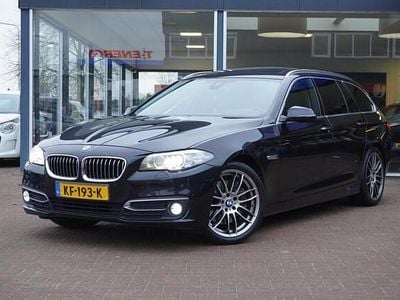 Zwart (metallic) Occasion 2015 BMW 530 Executive Stationwagen | € 18.950 (Eerlijke prijs)