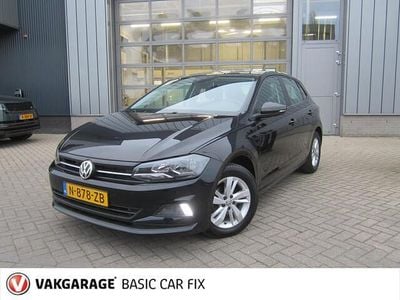 Zwart (metallic) Gebruikt 2019 VW Polo Highline Hatchback | € 16.450 (Goede deal)