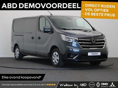 Grijs Occasion 2024 Renault Trafic MPV | € 27.940 (Eerlijke prijs)
