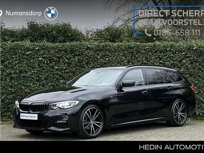 Zwart Gebruikt 2021 BMW 318 Shadowline Stationwagen | € 33.895 (Eerlijke prijs)