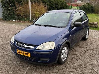 Blauw Gebruikt 2005 Opel Corsa Hatchback | € 1.300 (Goede deal)