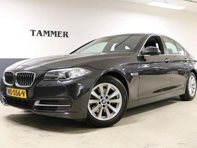 Grijs, metallic lak Occasion 2016 BMW 520 Executive Sedan | € 20.950 (Duur)