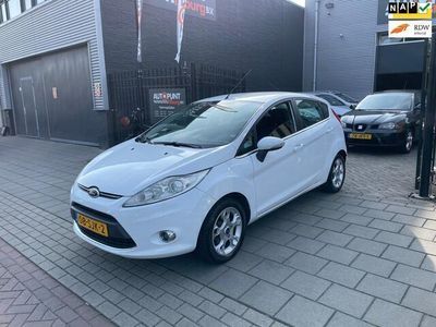Wit Gebruikt 2011 Ford Fiesta Titanium Hatchback | € 2.999 (Eerlijke prijs)