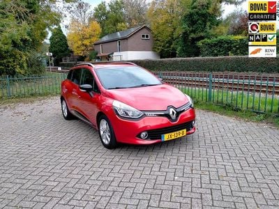 Rood Gebruikt 2016 Renault Clio GrandTour LIMITED Stationwagen | € 10.950 (Duur)