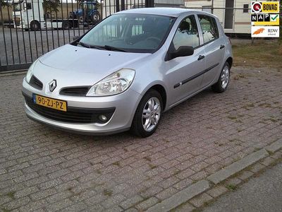 Hatchback Occasion 2008 Renault Clio II Hatchback | € 2.250 (Eerlijke prijs)