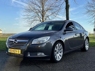 Grijs Occasion 2009 Opel Insignia Edition Hatchback | € 3.940 (Eerlijke prijs)