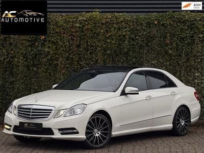 Wit Occasion 2009 Mercedes E500 AMG line Sedan | € 19.950
