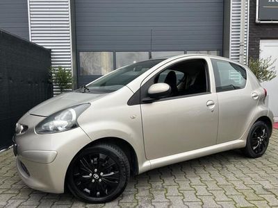 Occasion Toyota Aygo 68 PK (50 kW) 2008 Beige Hatchback