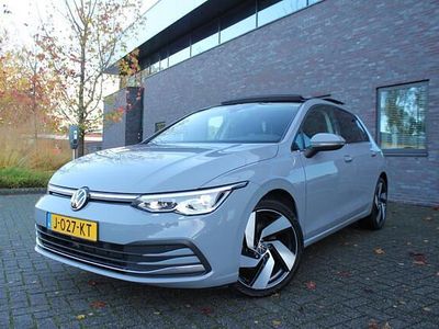 Grijs Occasion 2020 VW Golf VIII Style Hatchback | € 25.999 (Eerlijke prijs)