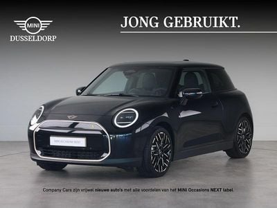 Nieuw Mini Cooper SE Favoured 160 kW (218 PK) 2025 Zwart Hatchback