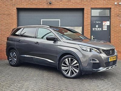 Grijs (metallic) Occasion 2017 Peugeot 5008 GT-line MPV | € 13.450 (Duur)