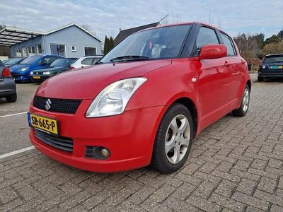Rood Occasion 2005 Suzuki Swift GLS Hatchback | € 1.999 (Eerlijke prijs)