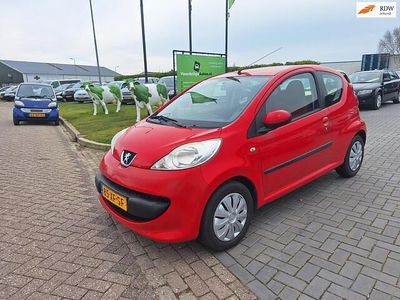 Occasion Peugeot 107 Urban Move 68 PK (50 kW) 2007 Rood Hatchback