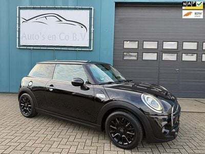 Zwart (metallic) Gebruikt 2018 Mini Cooper S Hatchback | € 17.900 (Eerlijke prijs)