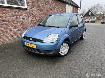 Blauw Gebruikt 2003 Ford Fiesta Ambiente Hatchback | € 1.450 (Iets duurder)