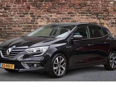 Zwart Gebruikt 2016 Renault Mégane IV Bose Edition Hatchback | € 9.500 (Eerlijke prijs)